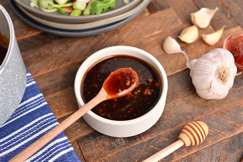How many sugar are in spicy honey garlic sauce - calories, carbs, nutrition