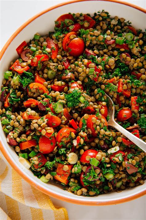 How many sugar are in spicy lentil salad vegan - calories, carbs, nutrition