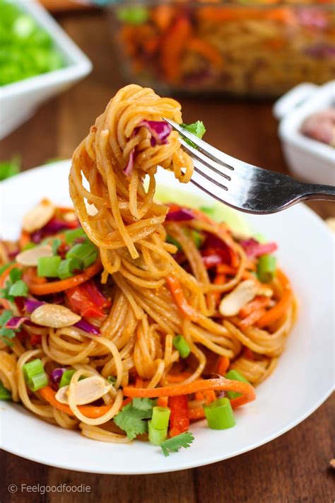 How many sugar are in spicy peanut noodle salad (10900.1) - calories, carbs, nutrition