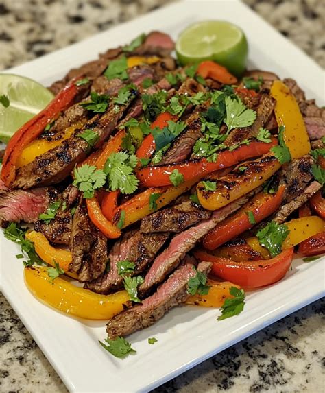 How many sugar are in spicy skirt steak fajitas with guasacaca - calories, carbs, nutrition