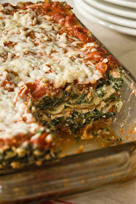 How many sugar are in spinach lasagna - calories, carbs, nutrition