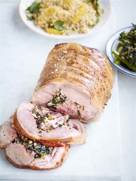 How many sugar are in spinach stuffed lamb - calories, carbs, nutrition