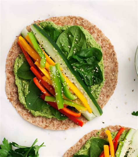 How many sugar are in spinach wrap with hummus & olive pesto - calories, carbs, nutrition