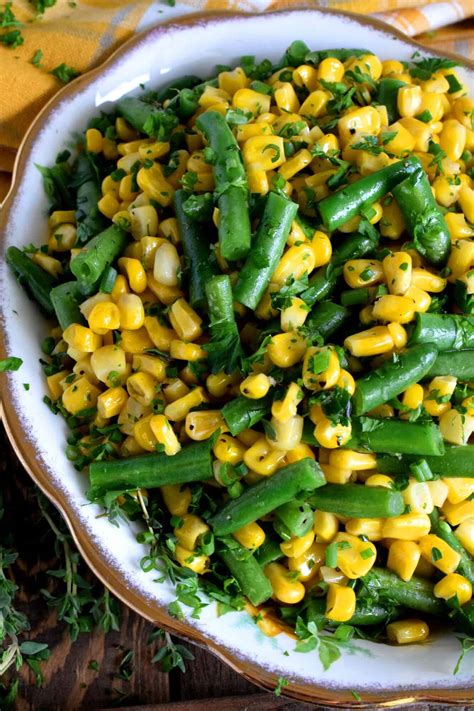 How many sugar are in steamed green beans and corn - calories, carbs, nutrition