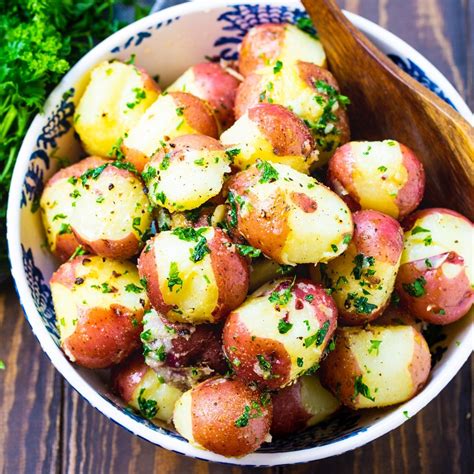 How many sugar are in steamed potatoes with parsley - calories, carbs, nutrition