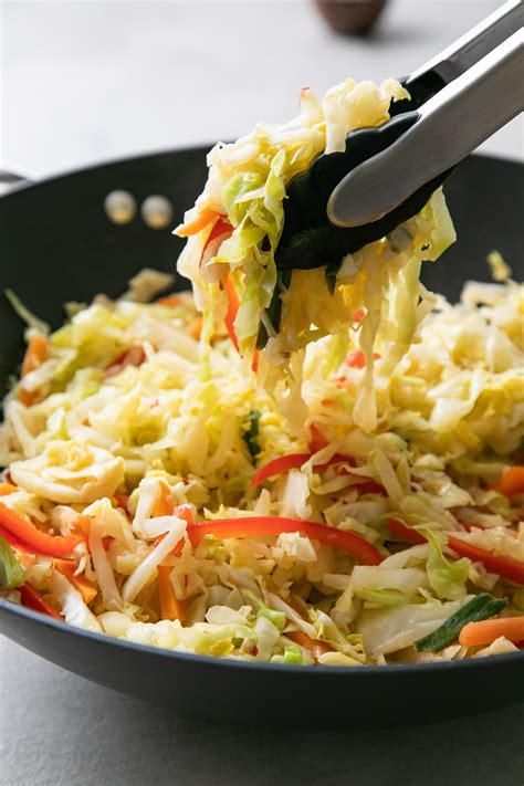 How many sugar are in stir fried cabbage with red peppers & peas - calories, carbs, nutrition