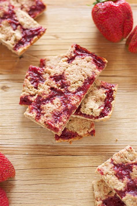 How many sugar are in strawberry breakfast bar - calories, carbs, nutrition