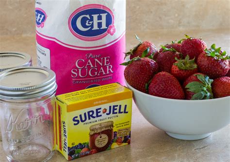 How many sugar are in strawberry conserve - calories, carbs, nutrition