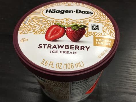 How many sugar are in strawberry ice cream - calories, carbs, nutrition