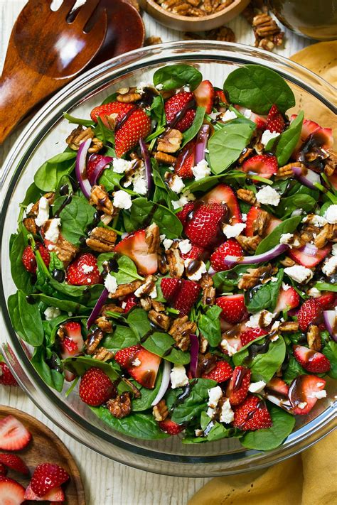 How many sugar are in strawberry pecan goat cheese salad - calories, carbs, nutrition