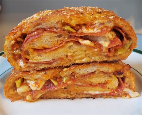 How many sugar are in stromboli pepperoni (bison) - calories, carbs, nutrition