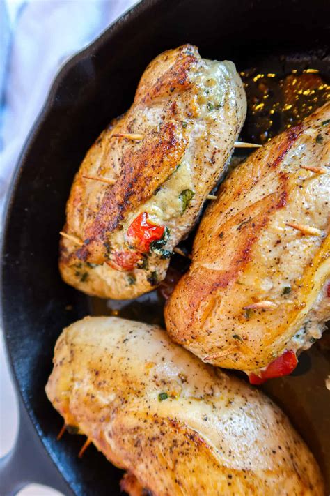How many sugar are in stuffed chicken with blue cheese - calories, carbs, nutrition