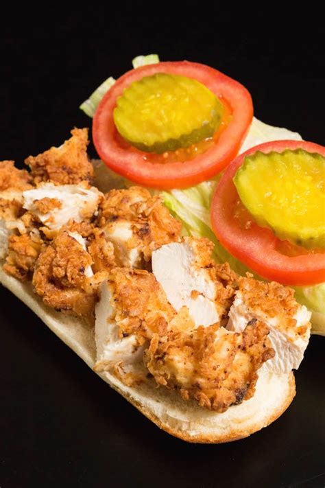 How many sugar are in sub chicken tender crispy thai 6