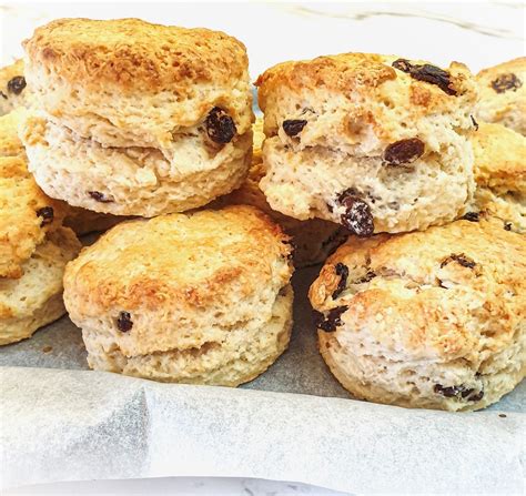 How many sugar are in sultana scones - calories, carbs, nutrition
