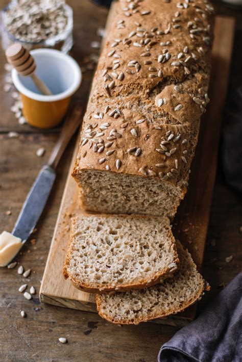 How many sugar are in sunflower seed bread - calories, carbs, nutrition