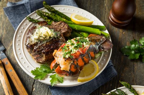 How many sugar are in surf n turf w roasted reds and mixed veg - calories, carbs, nutrition