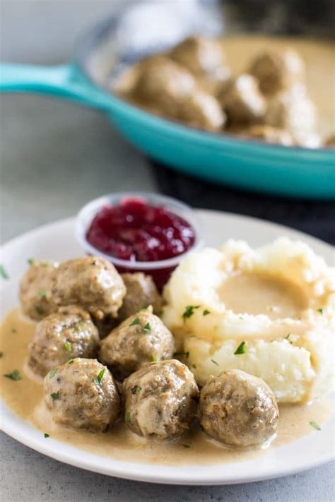 How many sugar are in swedish meatballs with brown gravy - calories, carbs, nutrition