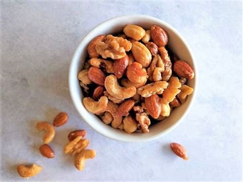 How many sugar are in sweet and salty spiced nuts - calories, carbs, nutrition