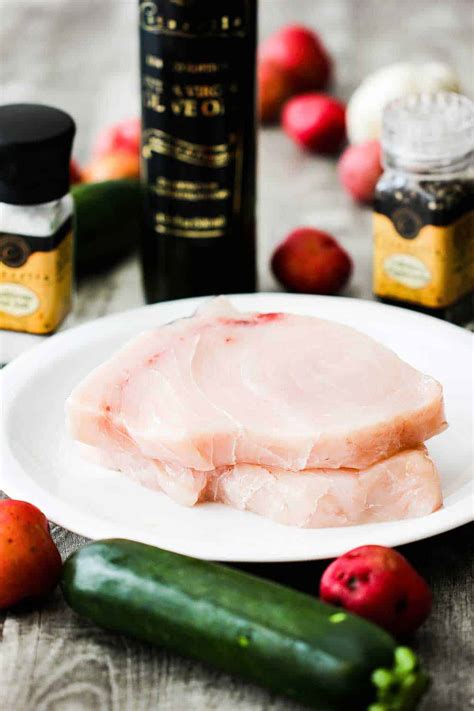 How many sugar are in swordfish steaks - calories, carbs, nutrition