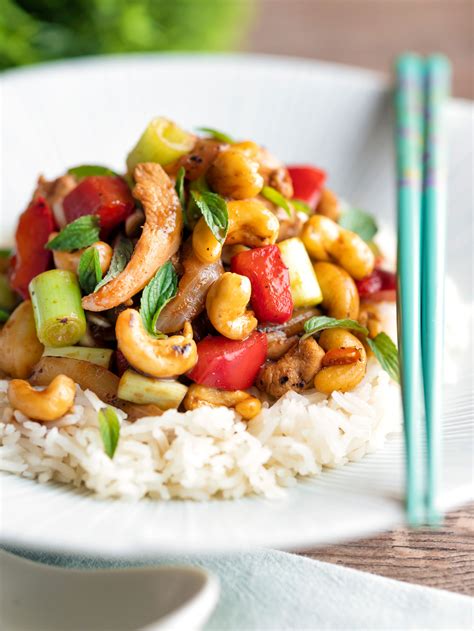 How many sugar are in thai pork stir-fry with cashew nuts, lime and mint - calories, carbs, nutrition