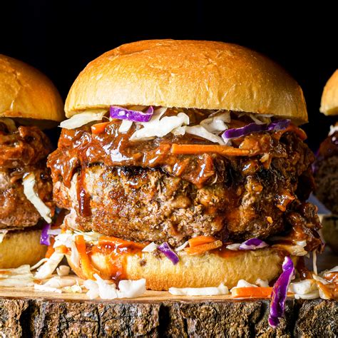 How many sugar are in the canadiana burger w/ pulled pork - calories, carbs, nutrition