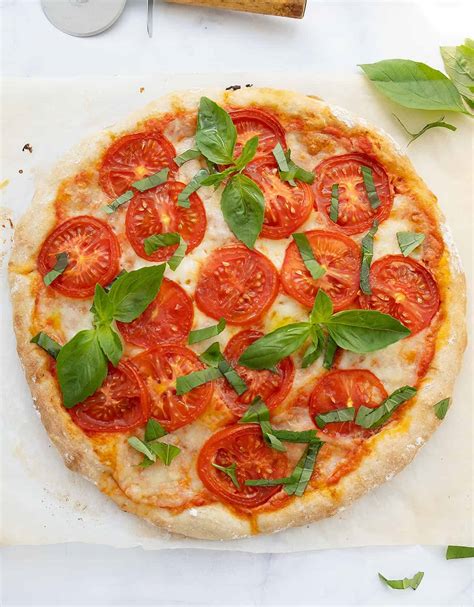 How many sugar are in the caprese pizza - calories, carbs, nutrition