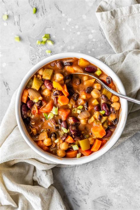 How many sugar are in three bean chili (6959.0) - calories, carbs, nutrition