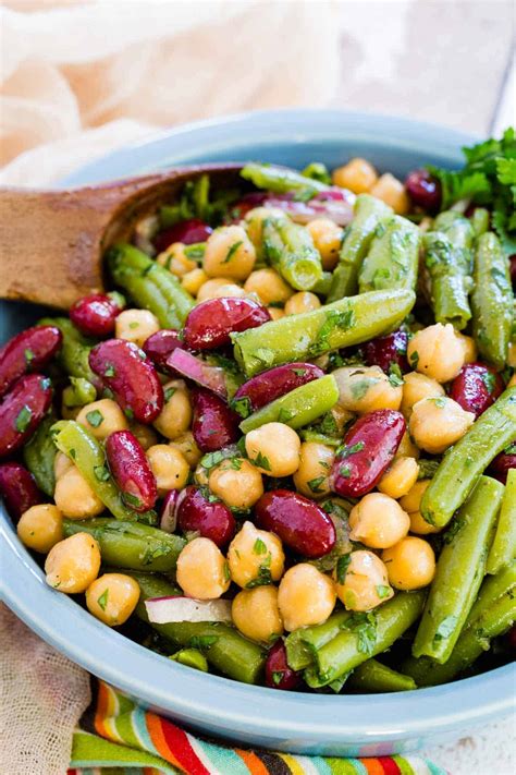 How many sugar are in three bean salad with chicken - calories, carbs, nutrition