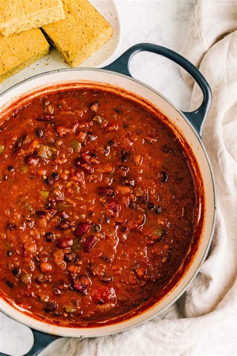 How many sugar are in three bean vegetable chili - calories, carbs, nutrition