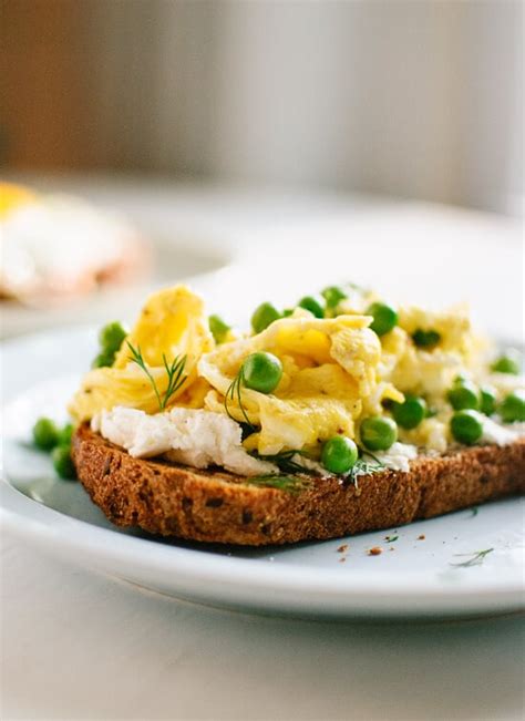 How many sugar are in toast squash egg goat cheese - calories, carbs, nutrition