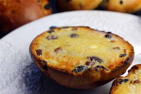 How many sugar are in toasted buttered teacake - calories, carbs, nutrition