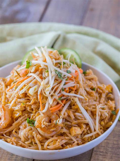 How many sugar are in tofu pad thai noodles with peanuts - calories, carbs, nutrition