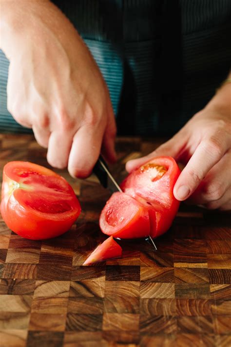 How many sugar are in tomato 6x6 wedge cut 6 halved 1 oz - calories, carbs, nutrition