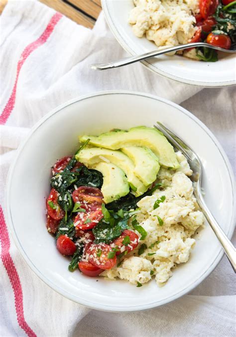 How many sugar are in tomato and spinach egg white scramble - calories, carbs, nutrition