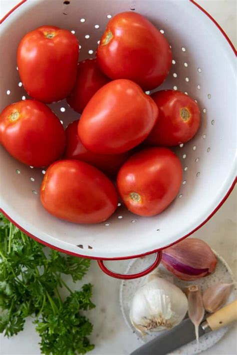 How many sugar are in tomato plum sliced 1/4