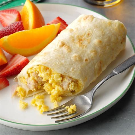 How many sugar are in traditional breakfast wrap (44546.0) - calories, carbs, nutrition