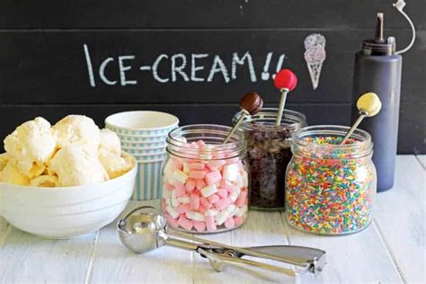 How many sugar are in traditional sundae bar - calories, carbs, nutrition