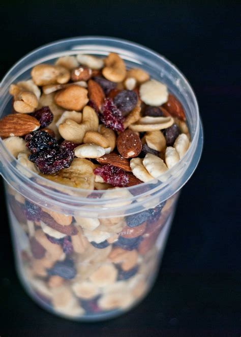 How many sugar are in trail mix (knapsack) - calories, carbs, nutrition