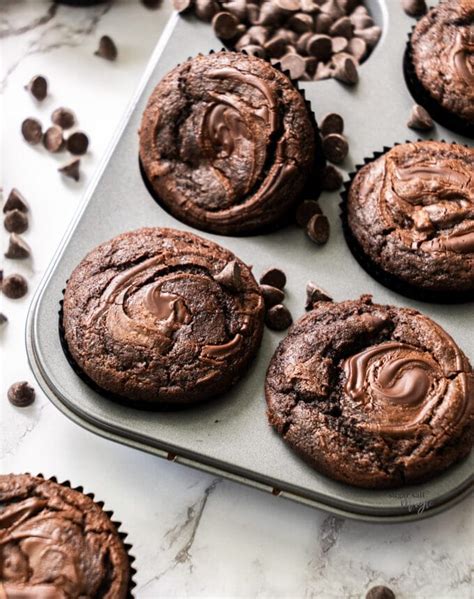 How many sugar are in triple chocolate muffin - calories, carbs, nutrition