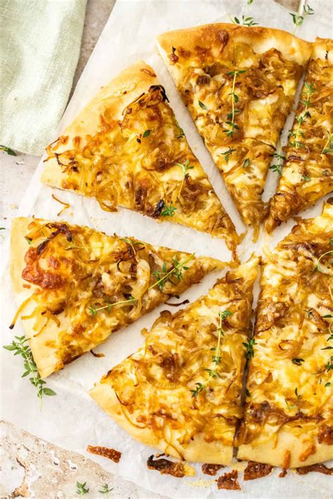 How many sugar are in triple onion and cheese pizza - calories, carbs, nutrition
