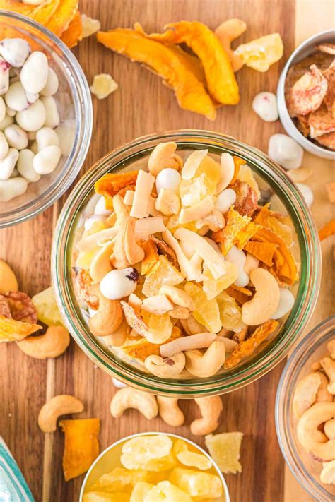 How many sugar are in tropical trail mix - calories, carbs, nutrition