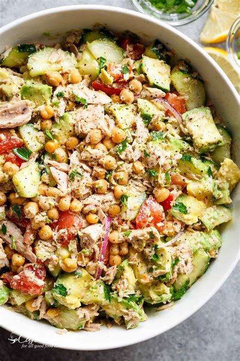 How many sugar are in tuna, chickpea & beet salad - calories, carbs, nutrition