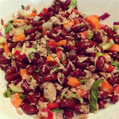 How many sugar are in tuna club withtriple bean salad - calories, carbs, nutrition