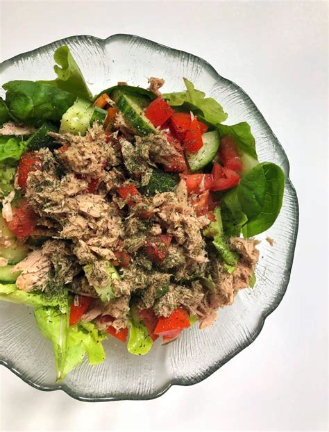 How many sugar are in tuna garden salad - calories, carbs, nutrition