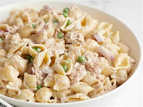 How many sugar are in tuna layered pasta salad - calories, carbs, nutrition