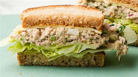 How many sugar are in tuna salad on wheat sandwich - calories, carbs, nutrition