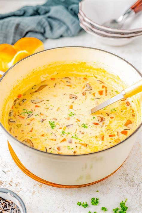 How many sugar are in turkey and wild rice soup - calories, carbs, nutrition