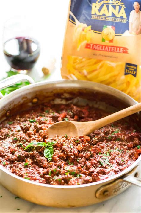 How many sugar are in turkey bolognese - large - calories, carbs, nutrition