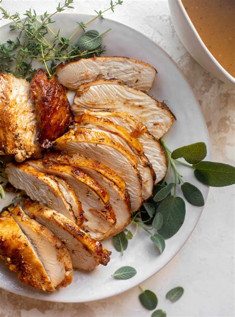 How many sugar are in turkey breast roasted 4 oz gravy & cranberry sauce - calories, carbs, nutrition