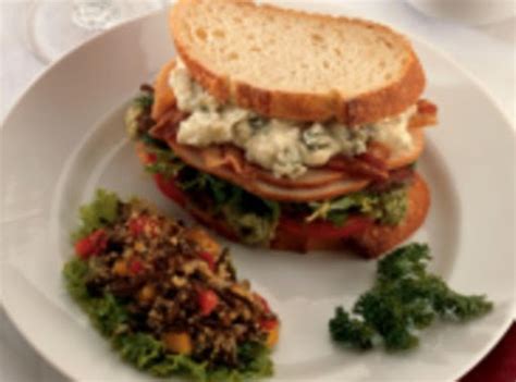 How many sugar are in turkey cobb sandwich with blue cheese on a brioche (111886.0) - calories, carbs, nutrition